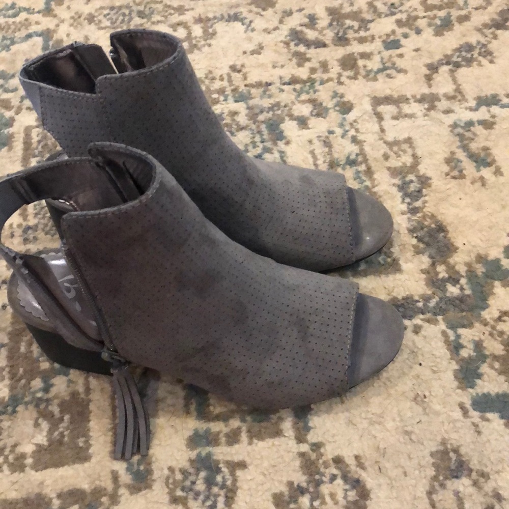 Women’s shoes